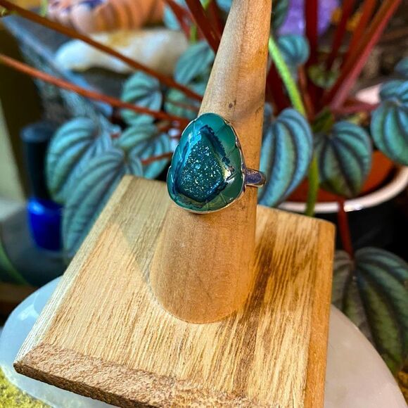 Mediterranean Green Carved Aura Druzy Sterling Silver Size 6.5 - Picture 1 of 9